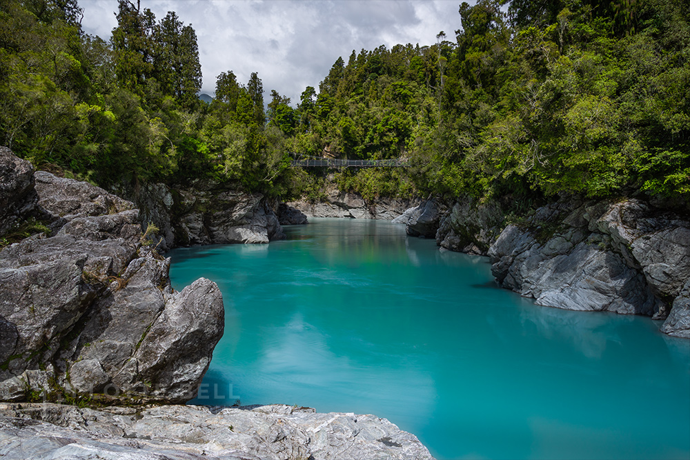 Flow of turquoise